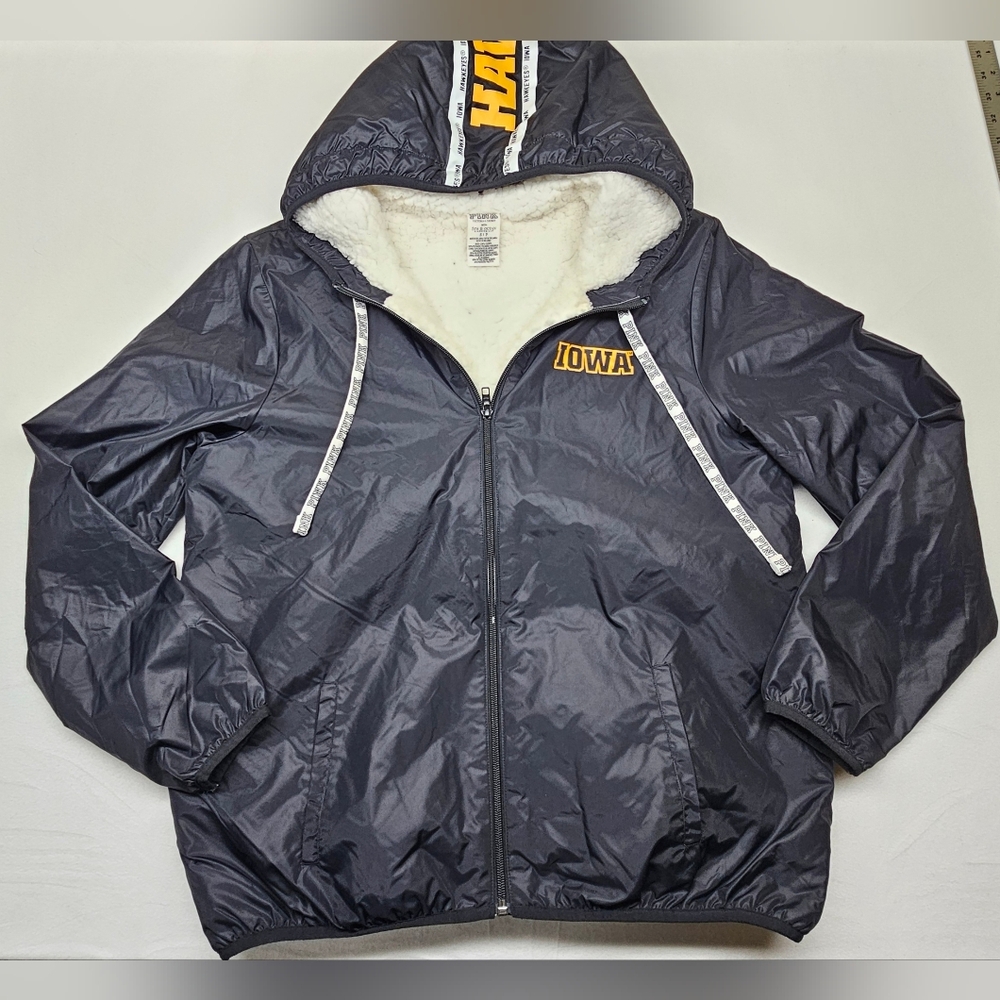 PINK Victoria's Secret Iowa Hawkeye Puffer Jacket With‎ Sherpa Lining